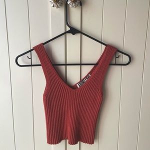 Audrey 3+1 Ribbed V-Neck Brick Red Crop (XS/S/M)